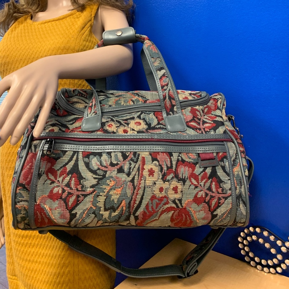 Gloria Vanderbilt Tapestry Oversized Floral Vintage Weekender Bag